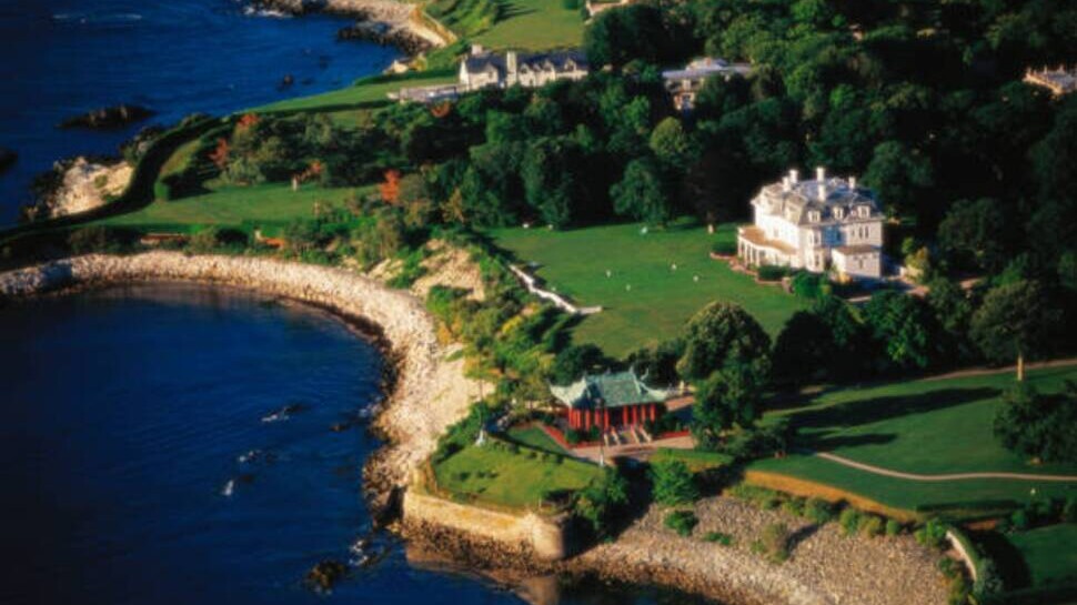 image of newport cliff walk