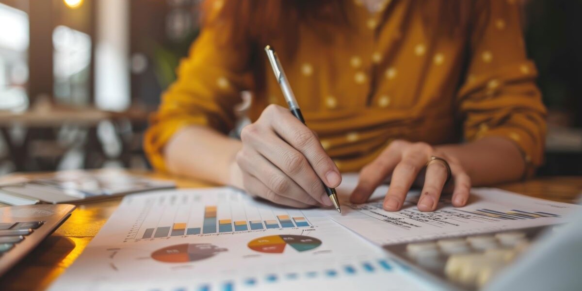 A person attending a financial planning session to learn about investment strategies.